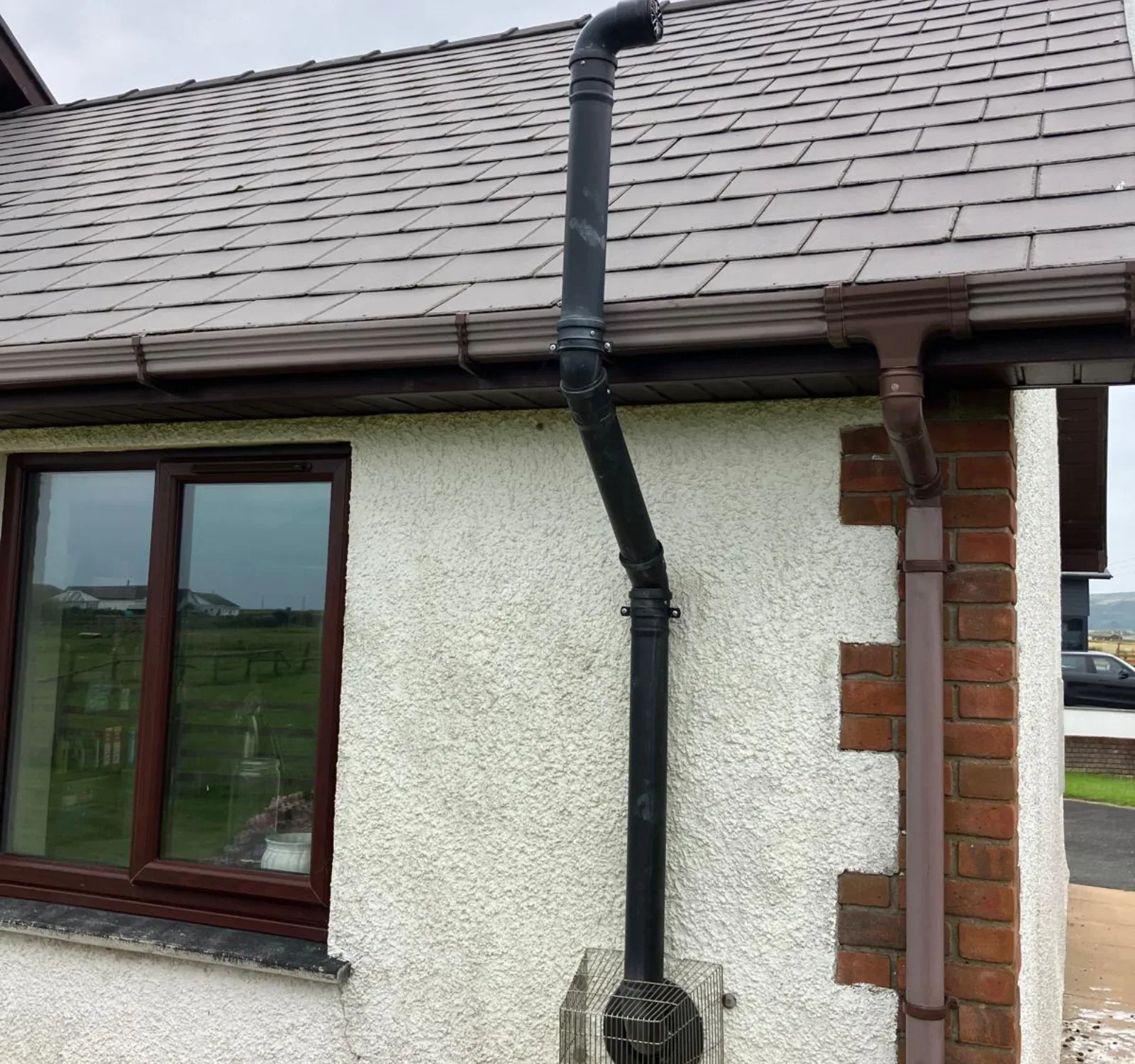 External flue pipe run for an oil boiler installation